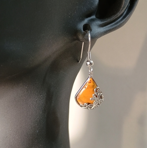 Nice Carmel Color Teardrop Stones With Filigree Bracelet and Earring Set - Picture 3 of 7